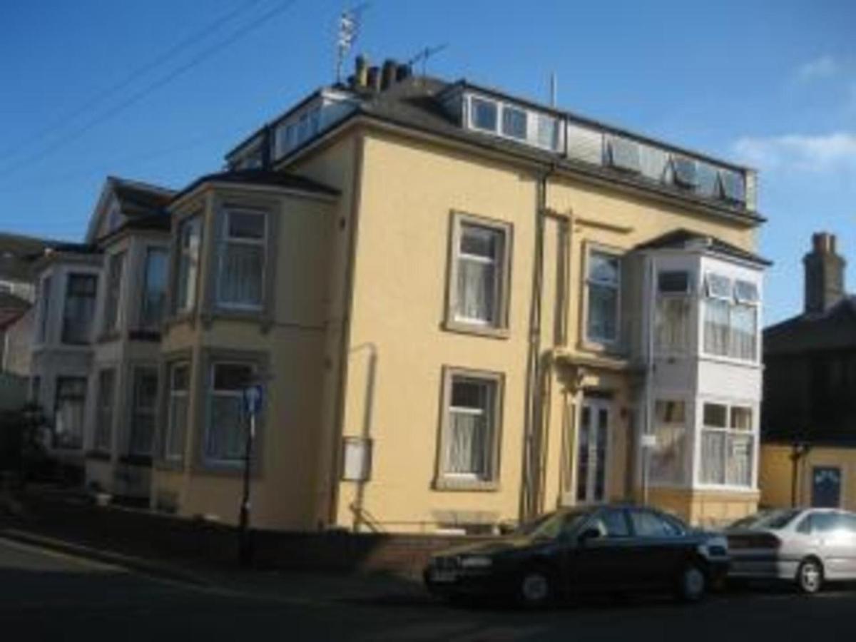 Apartment 4 Berth Ground Floor Flat Apsley 1