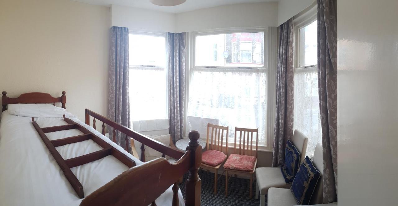 4 Berth Ground Floor Flat Apsley 1